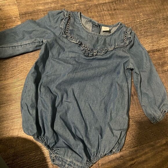 [old navy] chambray onesie BNWOT #10 - Picture 1 of 7